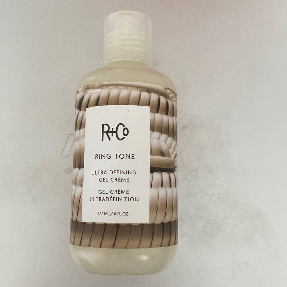 R+Co ring tone ultra defining gel crème